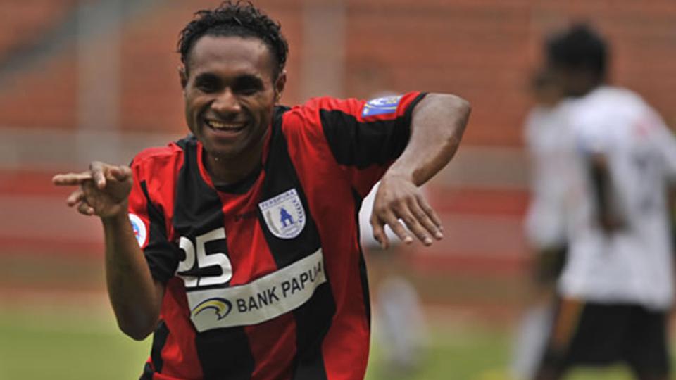 Pemain Persipura, Titus Bonai. Foto: Tribunnews Copyright: Tribunnews