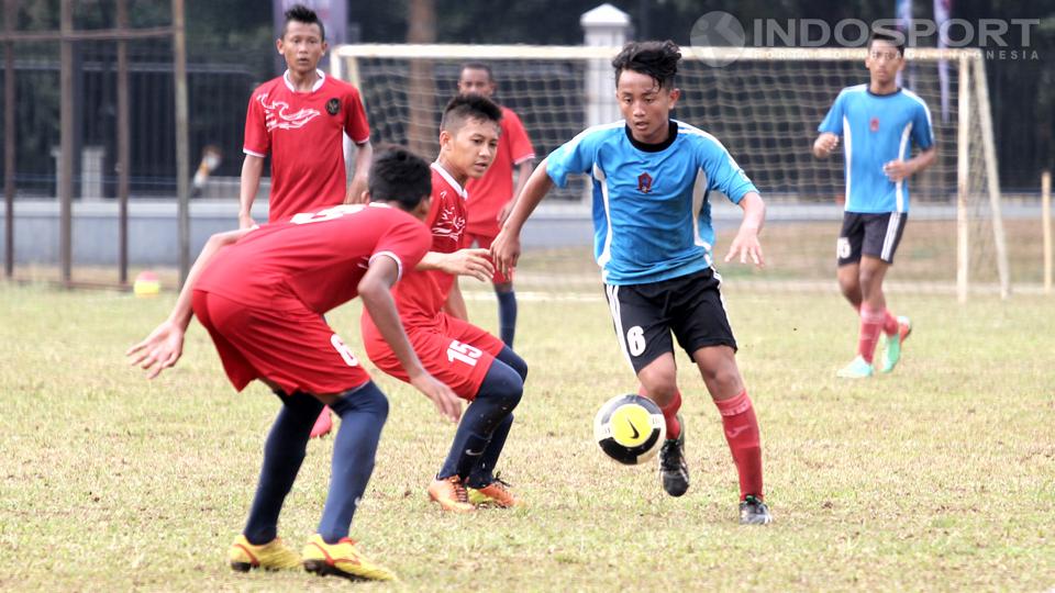 Kesalahan elementer seperti salah passing, mudah kehilangan bola sangat terlihat dari para pemain timnas U-14. Hal ini dapat dimanfaatkan oleh lawan yang dengan mudah beberapa kali merepotkan pertahan U-14, termasuk 1 gol penyama kedudukan.