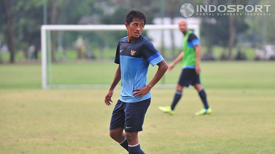 Bayu Gatra saat mengikuti sesi latihan bersama timnas senior di lapangan Sekolah Pelita Harapan (SPH) Karawaci, Banten. Rabu (05/11/14).