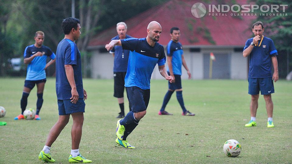 Sergio Van Dijk saat mengikuti sesi latihan bersama timnas senior di lapangan Sekolah Pelita Harapan (SPH) Karawaci, Banten. Rabu (05/11/14). Copyright: Ratno Prasetyo/ INDOSPORT