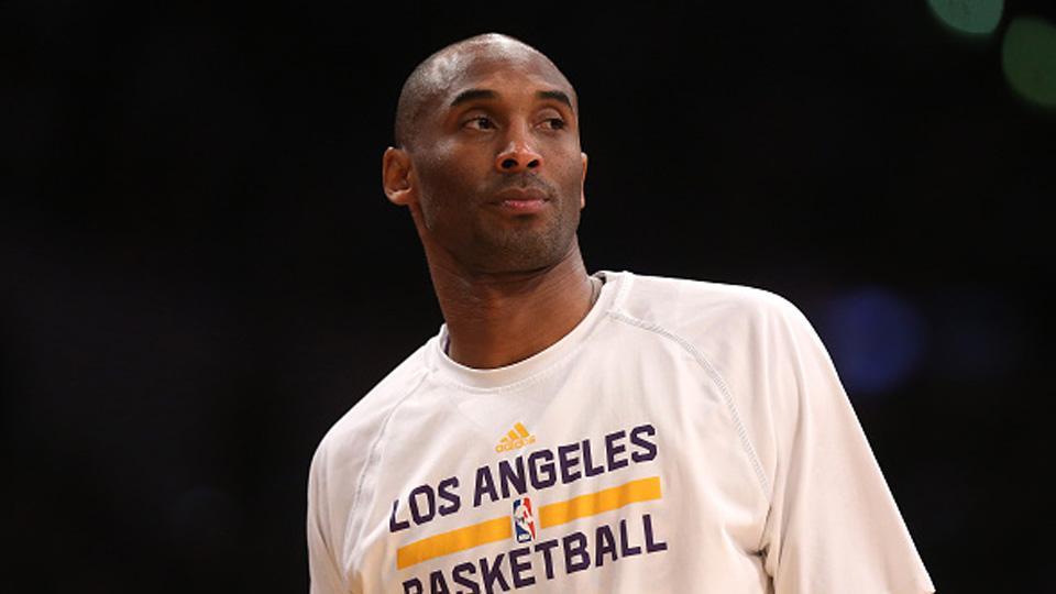 Legenda basket NBA dari tim LA Lakers, Kobe Bryant meninggal dunia akibat kecelakaan helikopter. - INDOSPORT