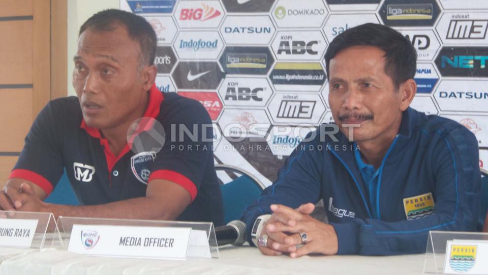 Peri Sandria (kanan).