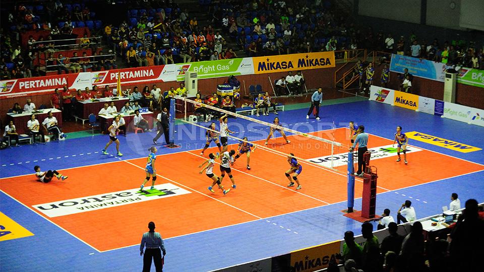 Penonton memadati pertandingan antara PGN Popsivo vs Jakarta BNI 46 pada laga Proliga musim 2016 lalu.