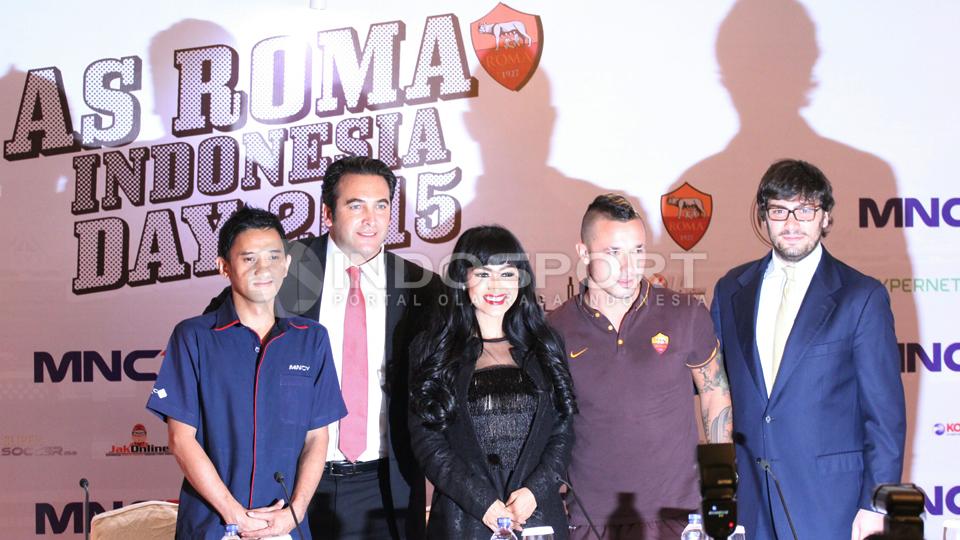 AS Roma tiba di Jakarta, Jumat (24/07/15).