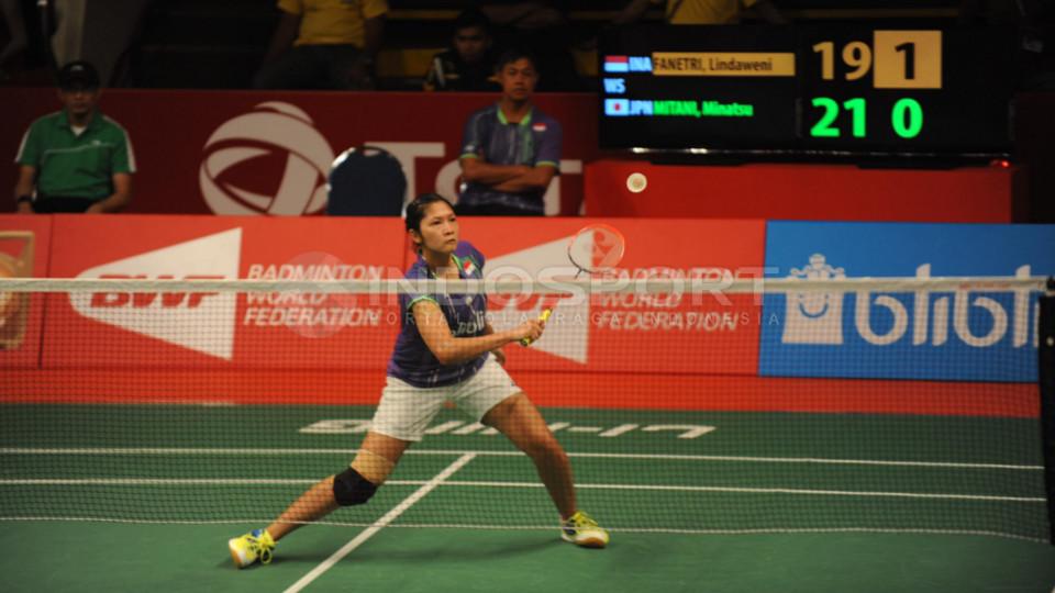 Lindaweni Fanetri sukses menjungkalkan wakil Jepang, Minatsu Mitani dalam pertarungan ketat tiga set, 19-21, 21-14, dan 21-11.