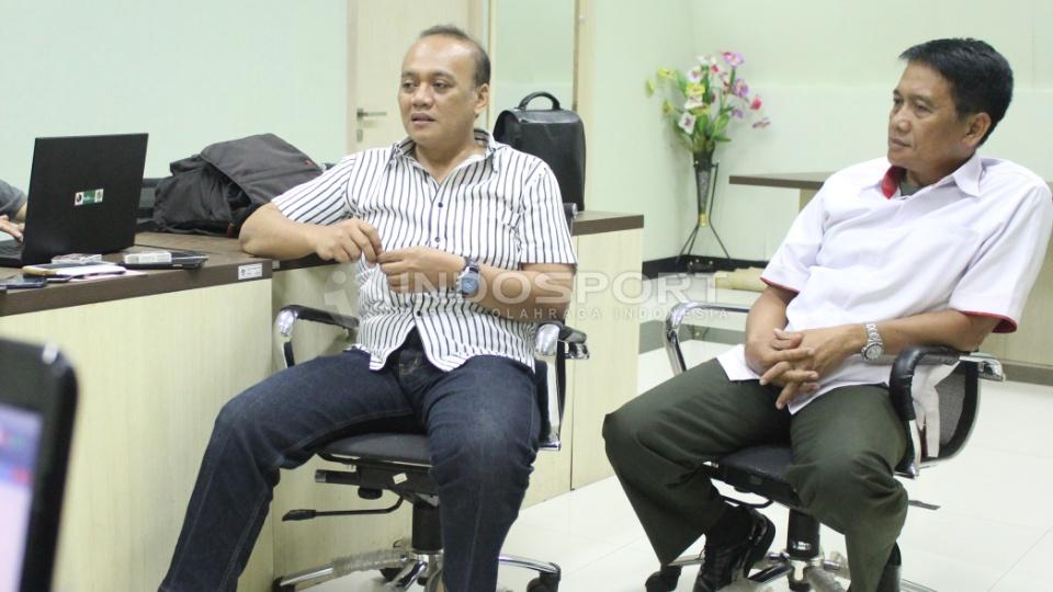 Sekjen BOPI, Heru Nugroho (kiri) Copyright: Herry Ibrahim/INDOSPORT