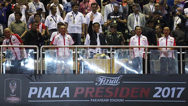 Perayaan gelar juara Piala Presiden 2017 oleh Arema FC. Copyright: INDOSPORT/Herry Ibrahim.