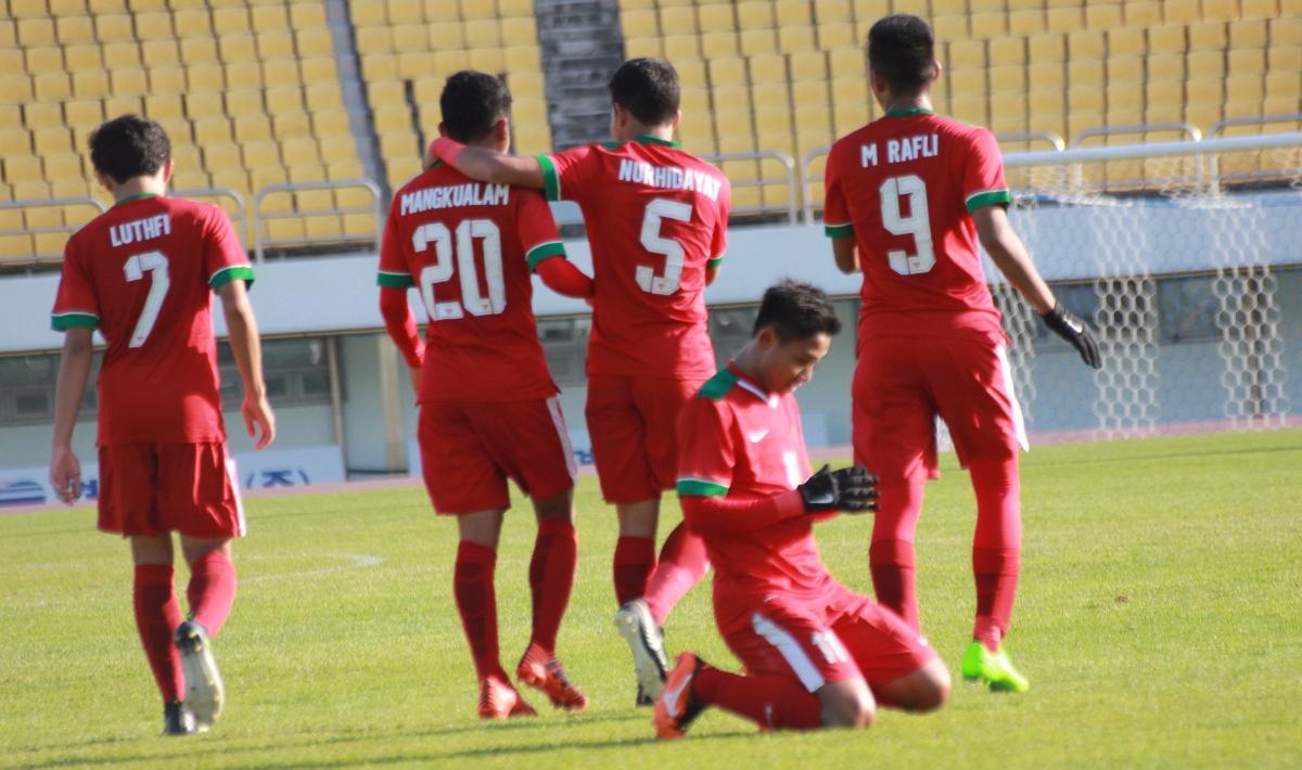 Selebrasi para pemain Garuda Nusantara usai membobol gawang Brunei. Copyright: PSSI