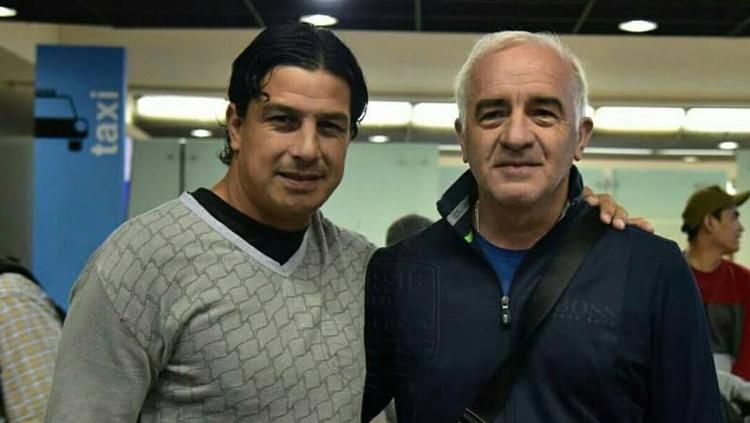 Kedatangan pelatih Persib Bandung, Mario Gomez dan asistennya Fernando Soler. Copyright: persib.co.id