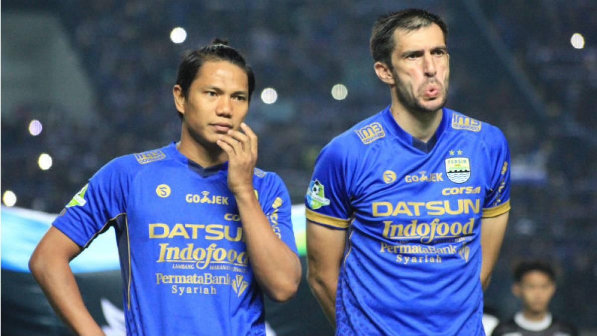 Achmad Jufriyanto dan Vladimir Vujovic Pemain Persib Bandung Copyright: VIVA.co.id/Dede Idrus