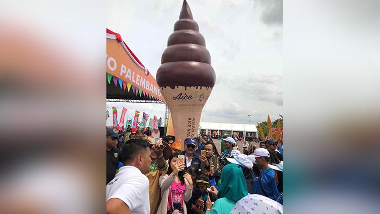 Produk es krim Aice berbentuk obor. Copyright: AICE