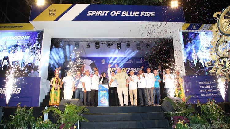 Bupati Banyuwangi dan staff membuka opening ceremony. Copyright: Fitra Herdian/INDOSPORT
