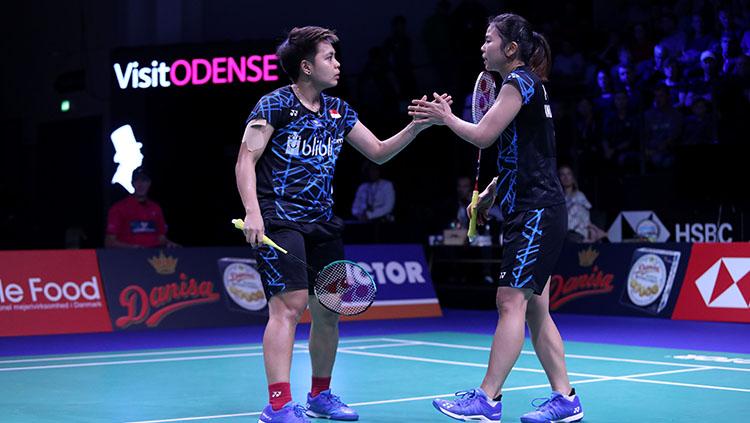 Greysia Polii/Apriyani Rahayu di ajang Denmark Open 2018. Copyright: HUMAS PBSI