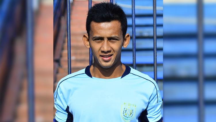 Asep Budi Santoso saat masih membela Persela Lamongan. Copyright: sepakbolaliga1.com