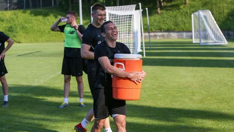 Pemain Lechia Gdansk Egy Maulana Vikri saat berlatih. Copyright: lechia.pl