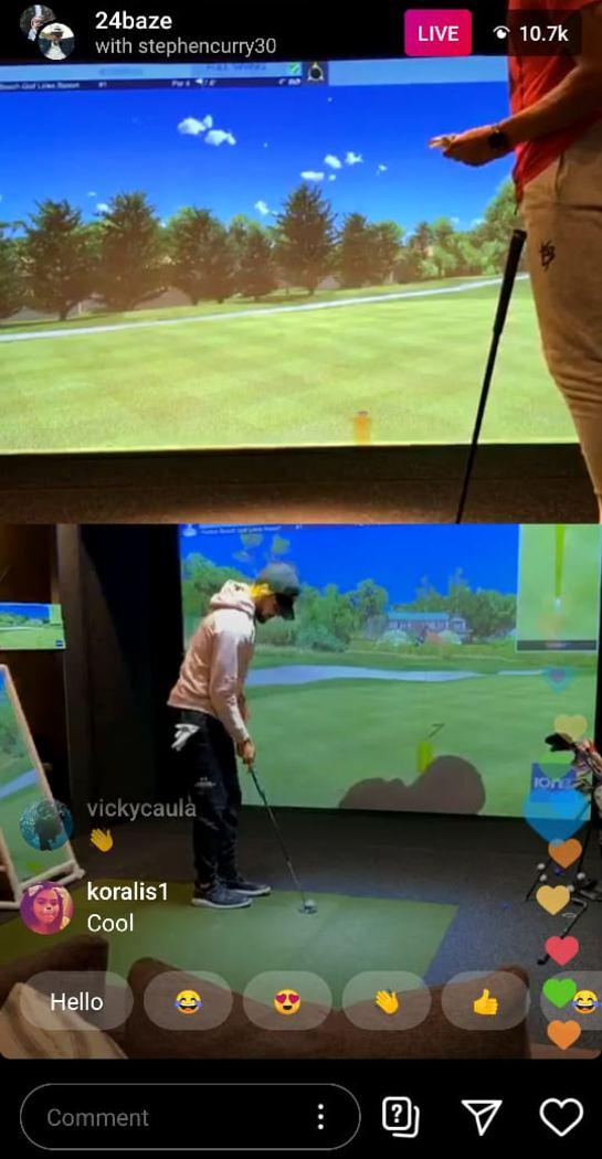 Bintang basket NBA milik Golden State Warriors, Stephen Curry bermain golf di rumahnya lewat game Nintendo Wii. Copyright: Instagram Stephen Curry