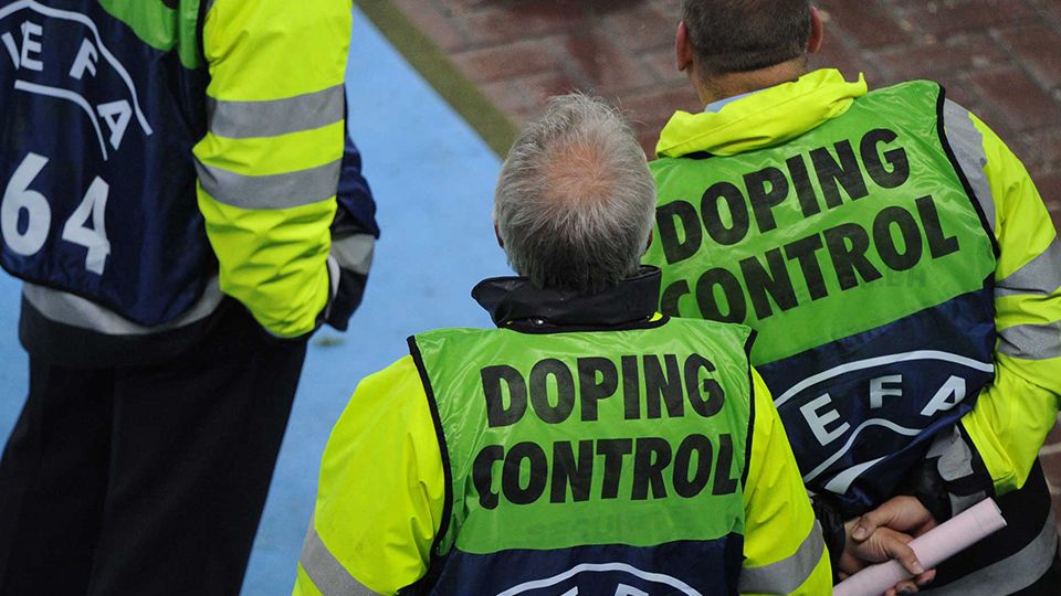 Ilustrasi doping sepakbola. Copyright: © internet