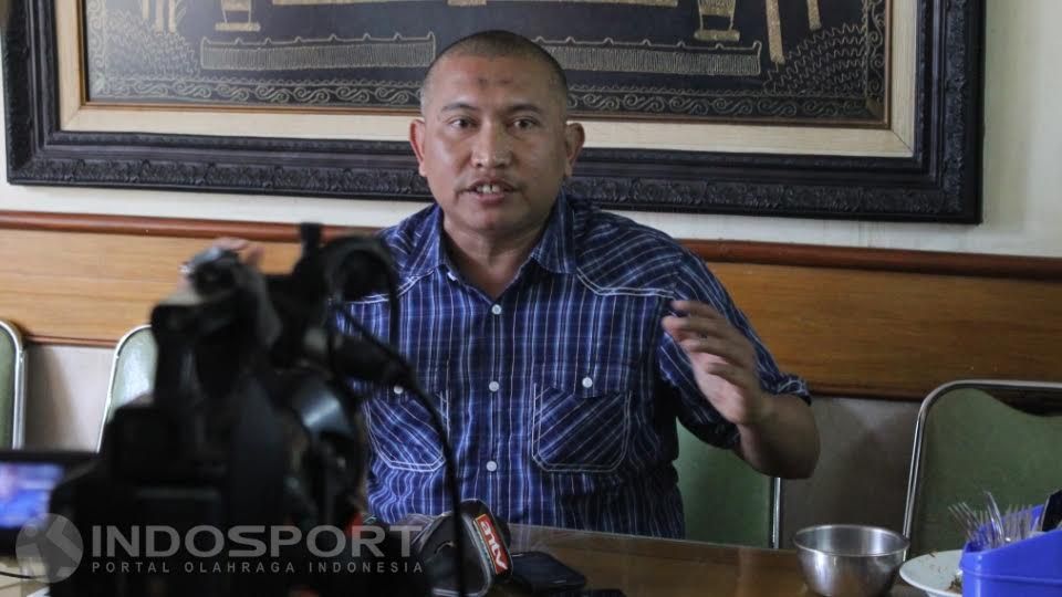 Manajer Persekam Metro FC Bambang Suryo (BS). Copyright: © Herry Ibrahim/INDOSPORT