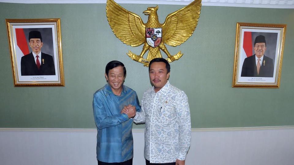 Agum Gumelar saat bertemu Menpora Imam Nahrawi. Copyright: &copy; Kemenpora/INDOSPORT