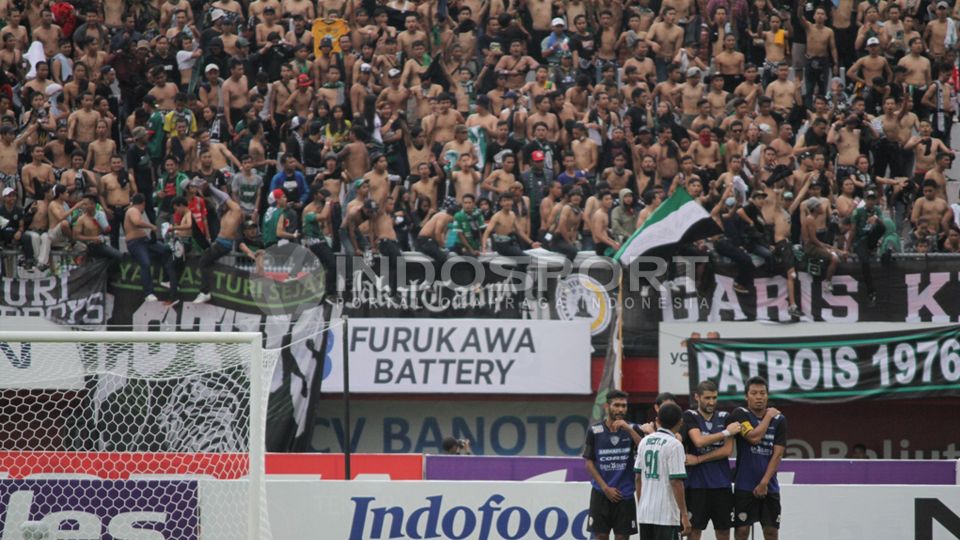 Brigata Curva Sud, suporter PSS Sleman Copyright: © Ian Setiawan/INDOSPORT