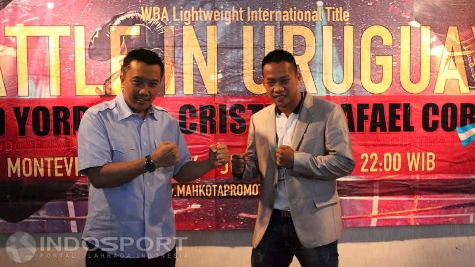 Menpora Imam Nahrowi foto bersama dengan Petinju Indonesia Daud Yordan. Copyright: &copy; Herry Ibrahim/INDOSPORT