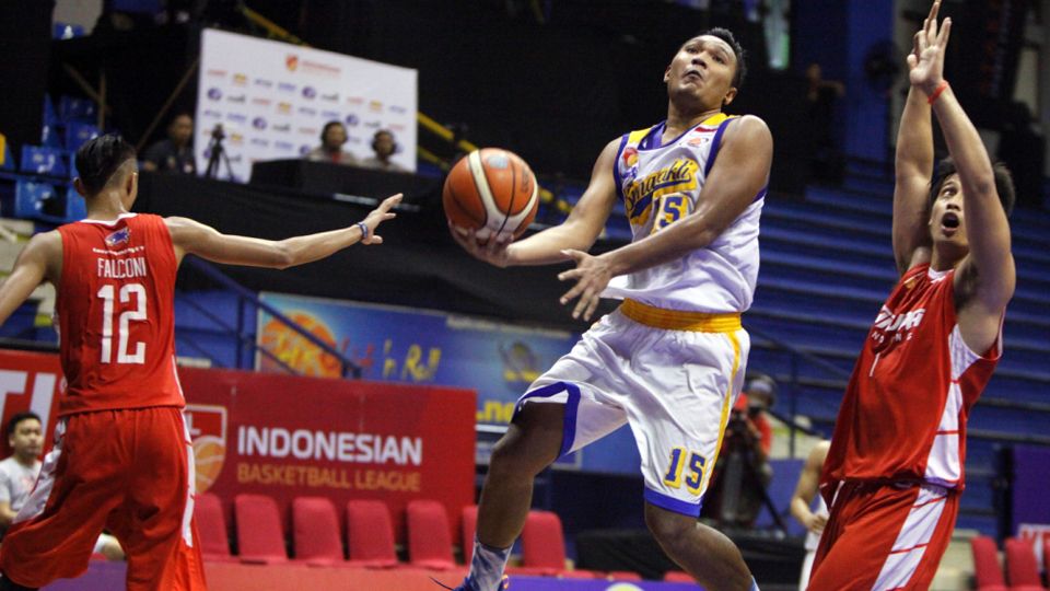 Kapten tim Bimasakti Yanuar Dwi Priasmoro mencetak 16 poin bagi timnya. Copyright: © IBL Indonesia