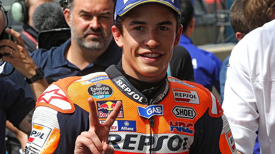 Ekspresi Marc Marquez usai meraih posisi kedua di sesi kualifikasi GP Prancis. Copyright: &copy; repsolmedia.com