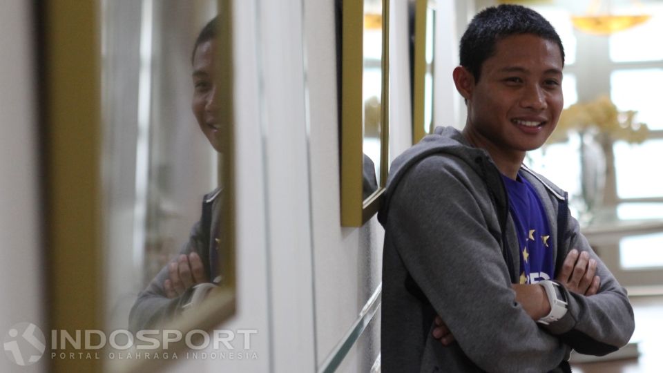 Evan Dimas saat difoto usai bertemu dengan Menpora, Imam Nahrowi. Copyright: &copy; Herry Ibrahim/INDOSPORT