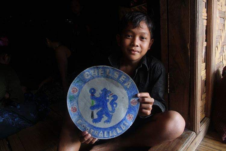 Anak Jaro Dainah, salah satu tim Baduy FC, penggemar klub Chelsea. Copyright: &copy; Rimin (Suku Baduy)