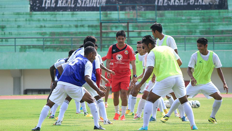 Para pemain Semen Padang ketika sedang berlatih. Copyright: © Taufik Hidayat/INDOSPORT