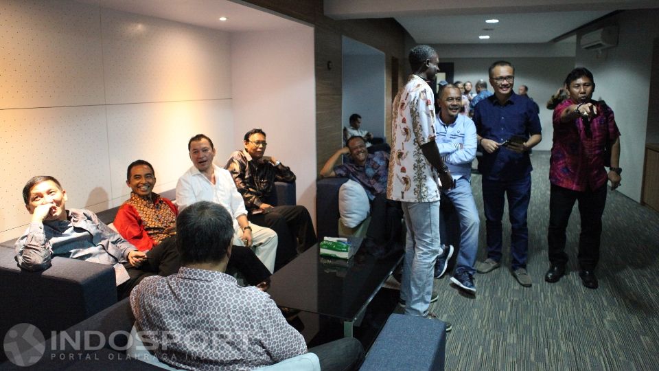 Sebagian anggota K85 dalam pertemuan antara PSSI dan AFC beberapa waktu lalu. Copyright: © Herry Ibrahim/INDOSPORT