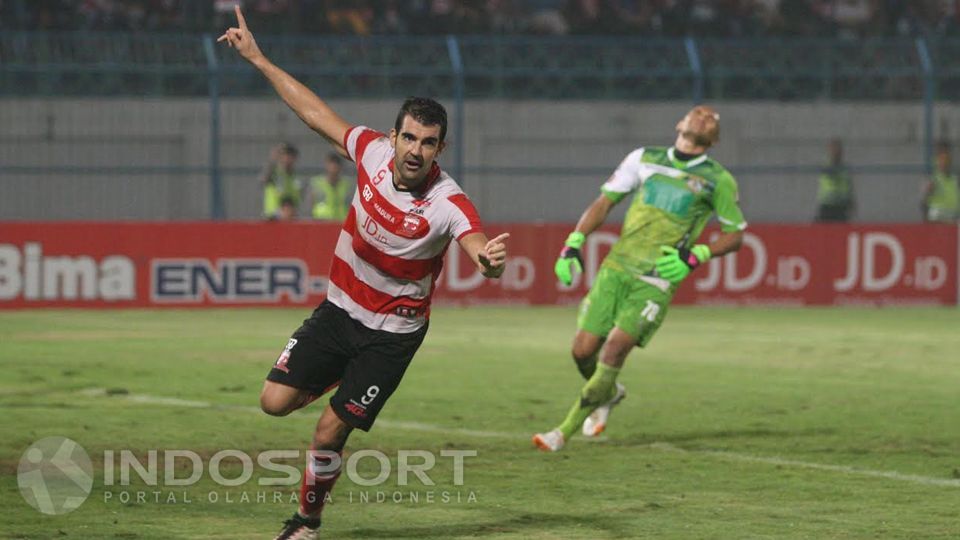 Pablo Rodrigues Aracil saat memperkuat Madura United. Copyright: © Fajar Kristanto/INDOSPORT