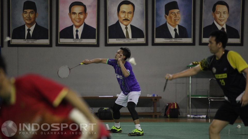 Seperti halnya ganda campuran, pemain ganda putra Hendra Setiawan/Mohammad Ahsan juga harus melewati beberapa metode latihan pada latihan kali ini. Copyright: © Herry Ibrahim/INDOSPORT