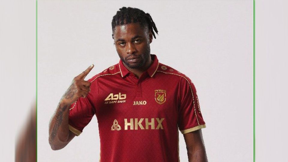 Eks penggawa Arsenal, Alex Song. Copyright: © INTERNET