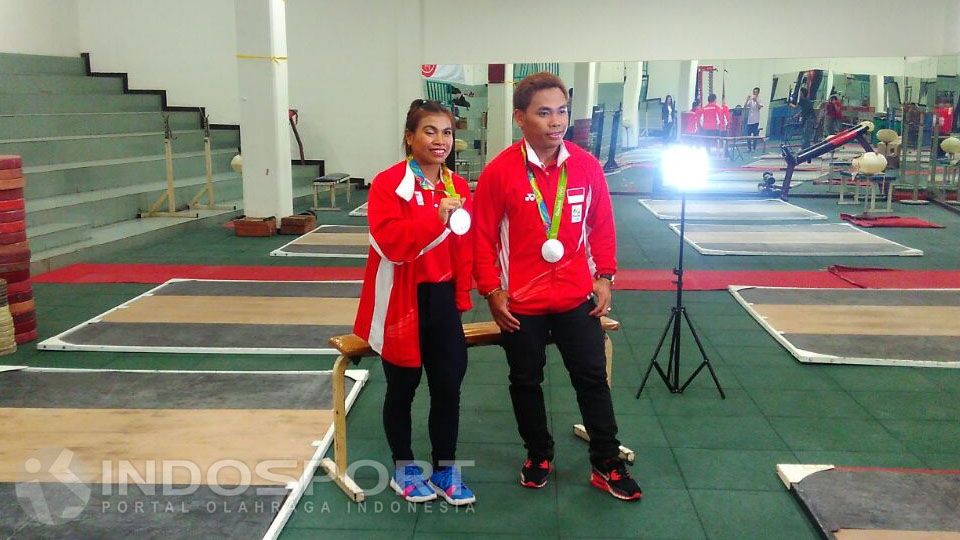 Eko Yuli Irawan dan Sri Wahyuni Copyright: &copy; INDOSPORT