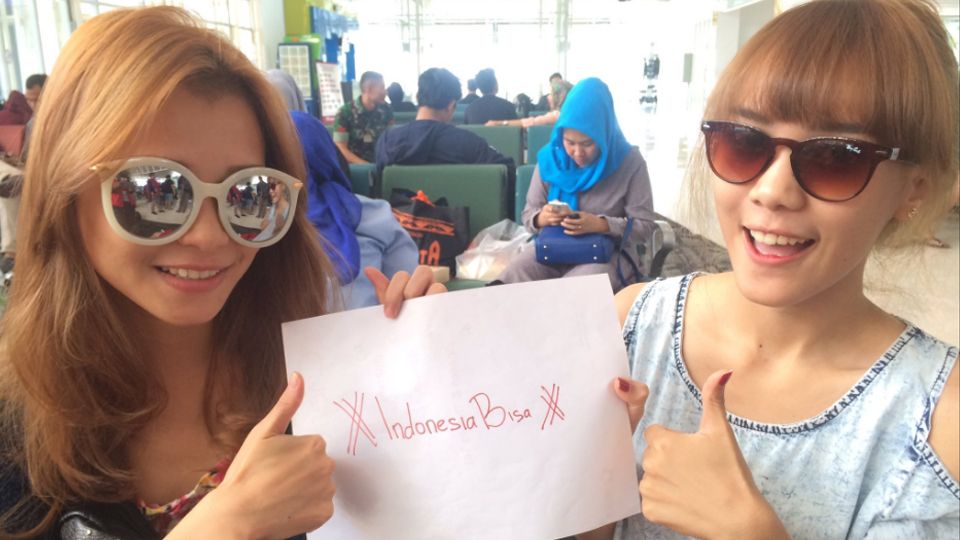 Grup vokal Cherrybelle beri semangat untuk pemain Timnas Indonesia. Copyright: &copy; 