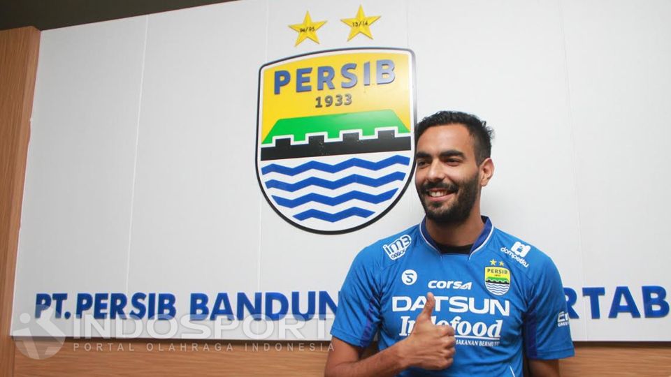 Marcos Flores resmi berseragam Persib Bandung. Copyright: © Ginanjar/INDOSPORT