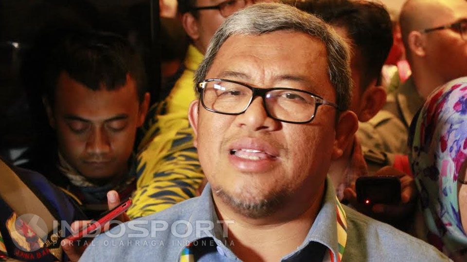 Gubernur Jawa Barat, Ahmad Heryawan, dalam press conference yang digelar di Media Center Utama (MCU) PON XIX/2016 Jabar, Trans Luxury Hotel, Gatot Subroto Bandung. Copyright: © Muhammad Ginanjar/INDOSPORT