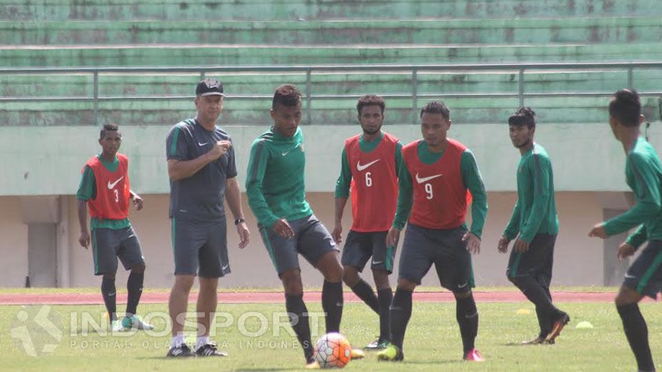 Suasana pemusatan latihan Timnas Indonesia di Stadion Manahan, Solo. Copyright: &copy; Beny Raharjo/INDOSPORT