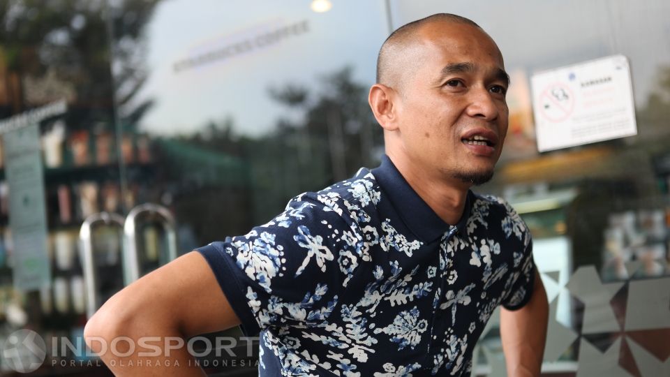 Legenda sepak bola Indonesia, Kurniawan Dwi Yulianto. Copyright: © Herry Ibrahim/INDOSPORT