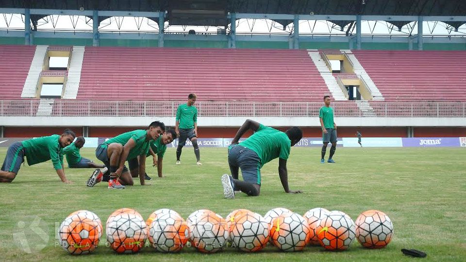 Timnas Indonesia saat melakukan pemusatan latihan di Stadion Maguwoharjo, Sleman, Yogyakarta. Copyright: &copy; Prima Pribadi/INDOSPORT
