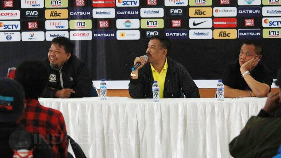 Manajer Persib Bandung, Umuh Muchtar mengimbau bobotoh tak ke Solo. Copyright: &copy; Muhammad Ginanjar/INDOSPORT