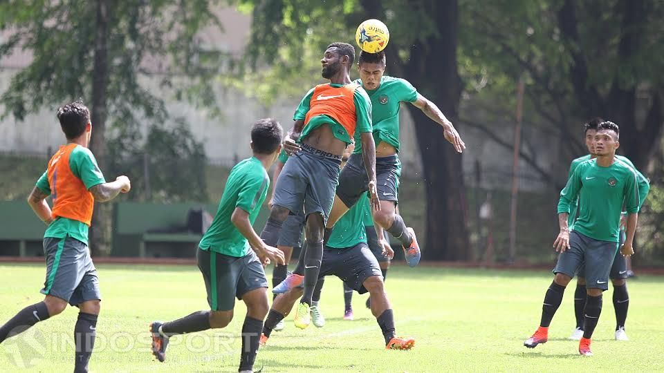 Timnas Indonesia mematangkan strategi bermain dengan pola serangan balik. Copyright: &copy; Herry Ibrahim/INDOSPORT