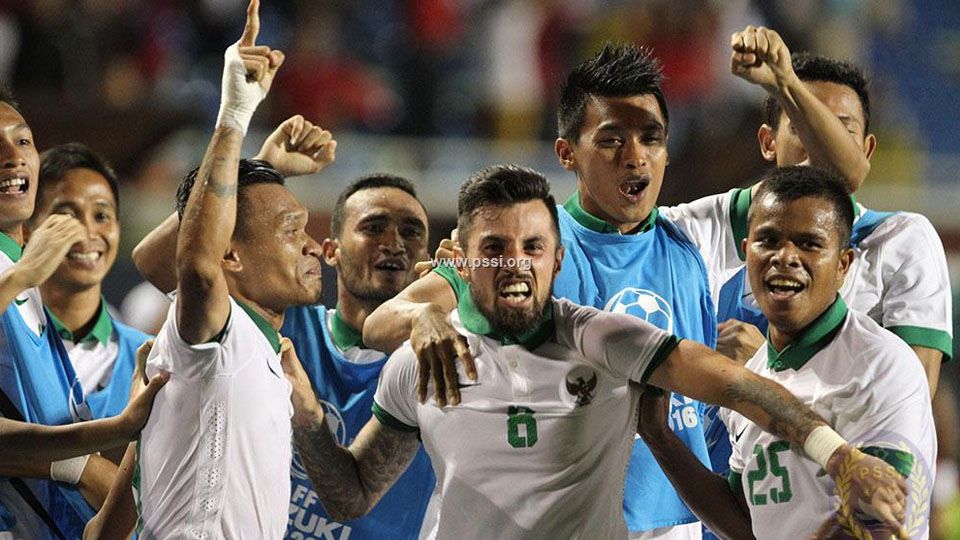 Para pemain Timnas Indonesia merayakan keberhasilannya melaju ke babak semifinal Piala AFF 2016. Copyright: &copy; PSSI - FAI