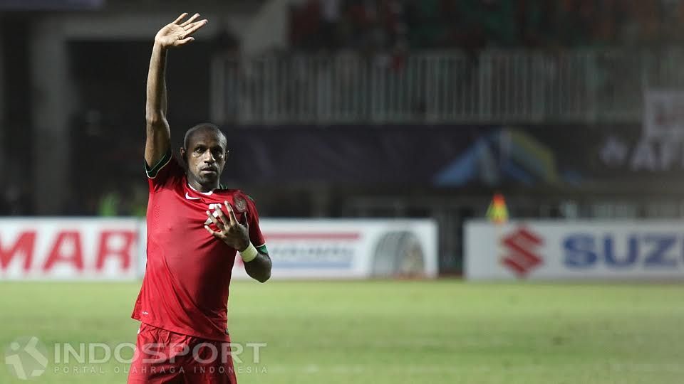 Kapten Indonesia, Boaz Solossa saat melakukan selebrasi gol. Copyright: © Herry Ibrahim/INDOSPORT
