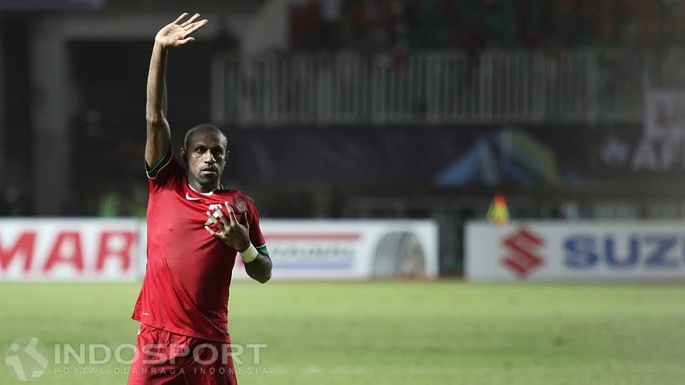 Kapten Indonesia, Boaz Solossa, melakukan selebrasi gol. Copyright: © Herry Ibrahim/INDOSPORT