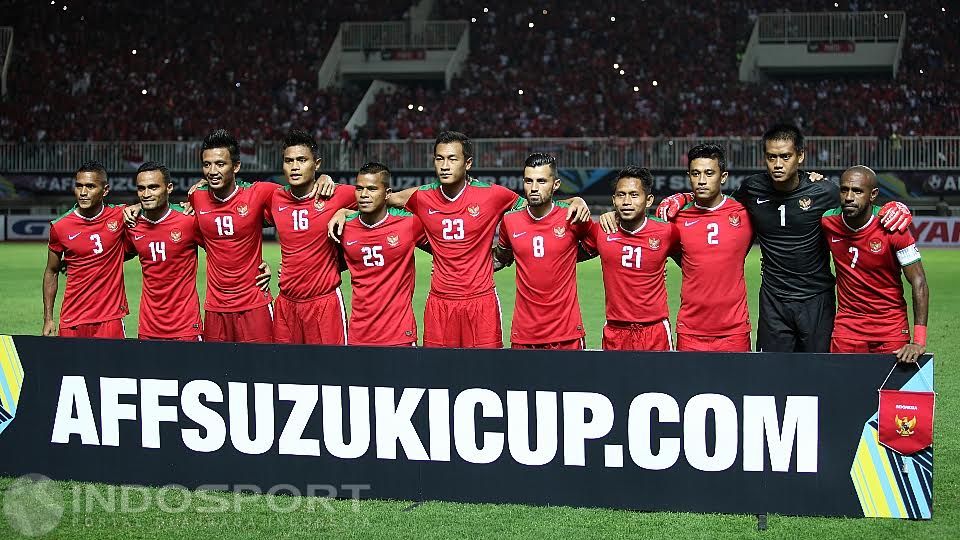 Skuat Tim Nasional (Timnas) Indonesia mendapat dukungan dari Bimbim Slank. Copyright: © Herry Ibrahim/INDOSPORT