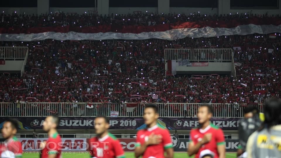 Koreografi dari suporter Tim Nasional (Timnas) Indonesia. Copyright: &copy; Herry Ibrahim/INDOSPOSRT