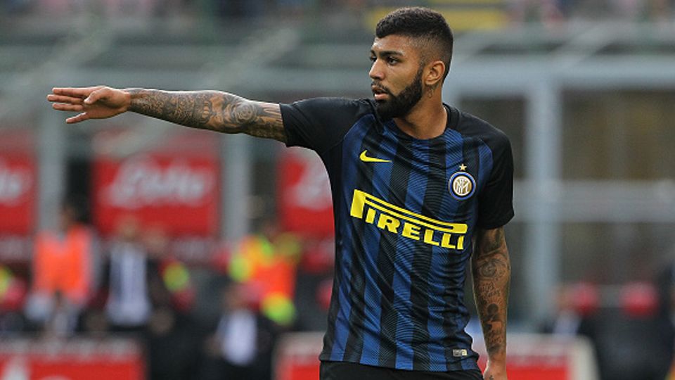 Penyerang buangan klub Serie A Inter Milan, Gabriel 'Gabigol' Barbosa, tengah menjadi incaran Flamengo, Chelsea, dan West Ham United Copyright: © Marco Luzzani/Getty Images