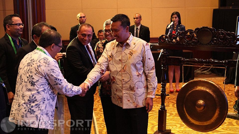 Menpora Imam Nahrawi melontarkan sejumlah janji kepada PSSI di bawah kepengurusan Edy Rahmayadi. Copyright: &copy; Herry Ibrahim/INDOSPORT